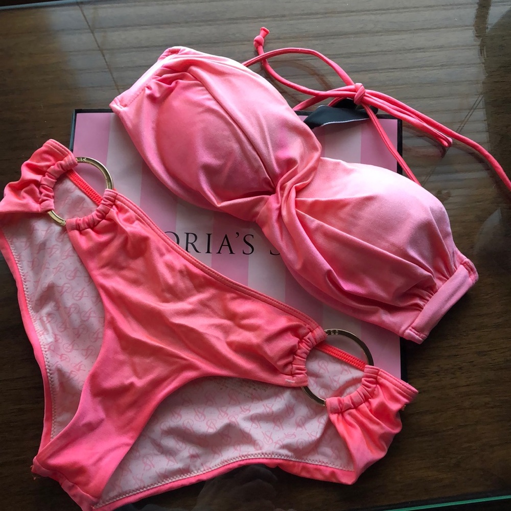 Hot coral at the beach !! Victoria’s Secret bikini bathingsuit 32C S bandeau